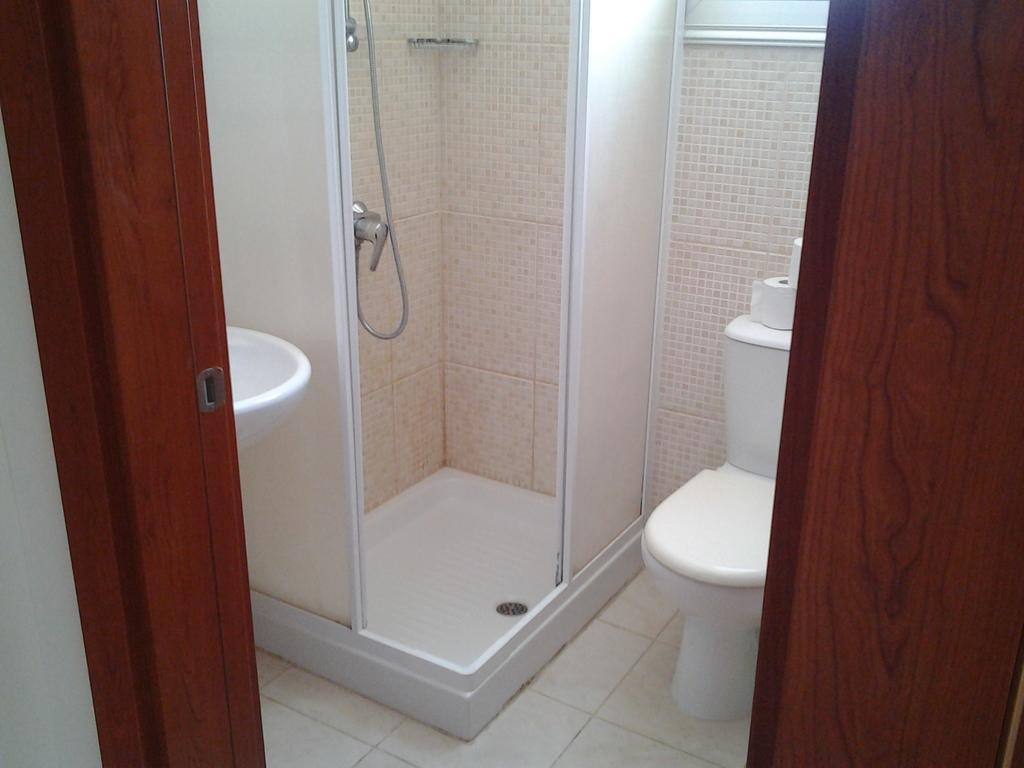 Artemis Karas Holidays Apartment Паралімні Номер фото
