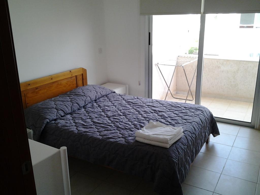 Artemis Karas Holidays Apartment Паралімні Номер фото