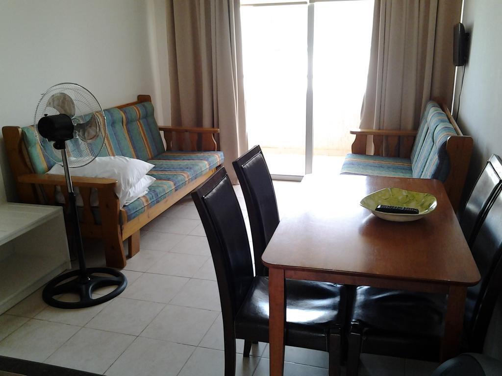 Artemis Karas Holidays Apartment Паралімні Номер фото