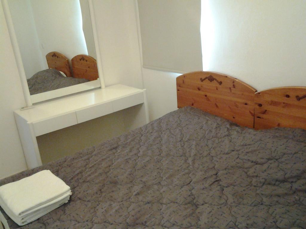 Artemis Karas Holidays Apartment Паралімні Номер фото