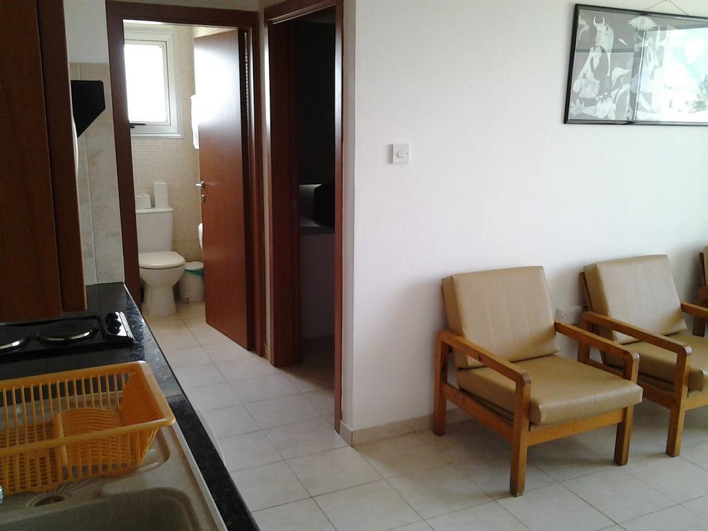 Artemis Karas Holidays Apartment Паралімні Номер фото