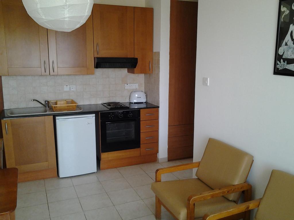 Artemis Karas Holidays Apartment Паралімні Номер фото